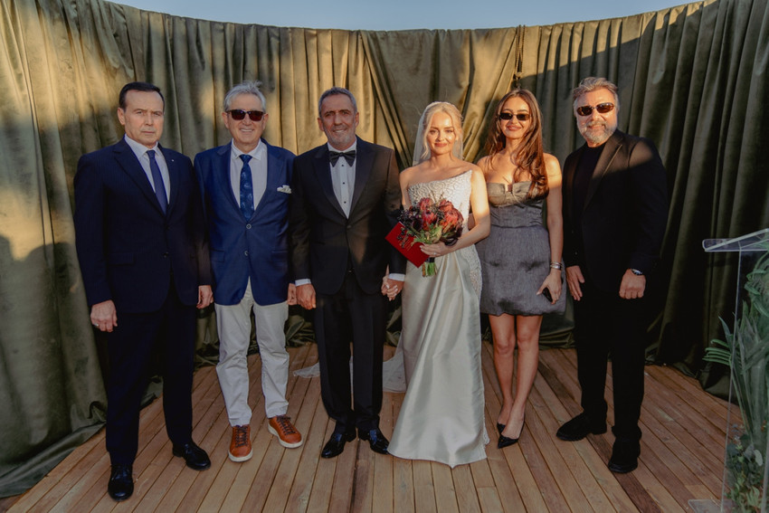 Yavuz Bingöl ve Nilşah Ağaoğlu Ayvalık'ta evlendi - Resim : 1