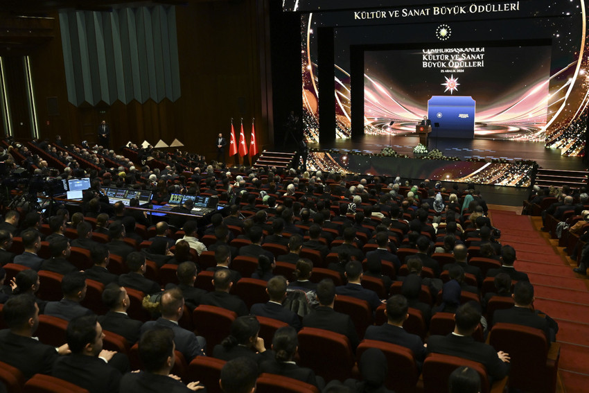 Erdoğan: Kültür ve sanatta da kimsenin yaşam tarzına, siyasi tutumuna bakmıyoruz - Resim : 1