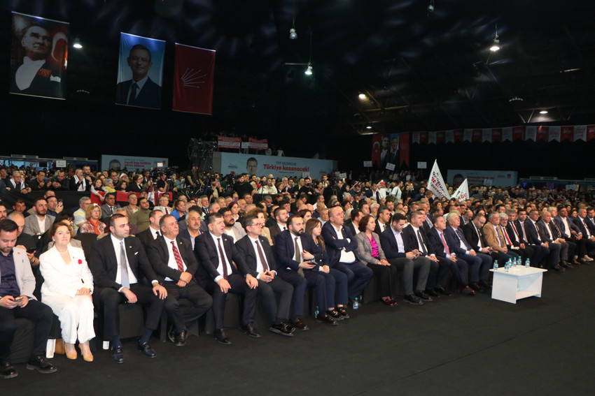 İmamoğlu’nun Antalya mitinginden izlenimler: Coşku ve gerginlik birlikte yaşandı - Resim : 1