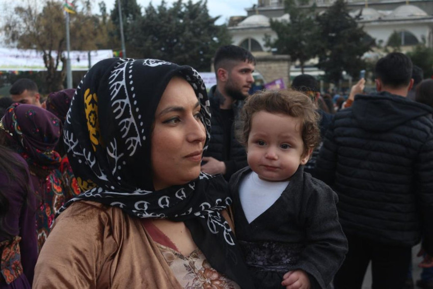 Diyarbakır’da miting: Kadınlar birlikte güçlü - Resim : 3