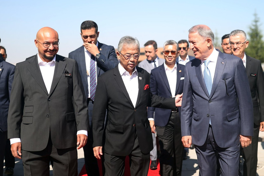 Malezya Kralı Abdullah Şah ve Hulusi Akar, savunma şirketini ziyaret etti - Resim : 1