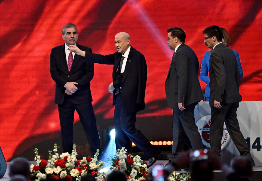 MHP kurultayı: Bahçeli yeniden genel başkan seçildi - Resim : 1