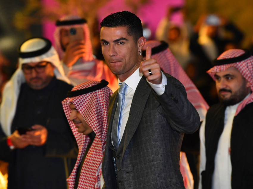 Ronaldo imzayı attı: Avrupa'daki hayallerimi gerçekleştirdim, şimdi yeni mücadele için buradayım - Resim : 1