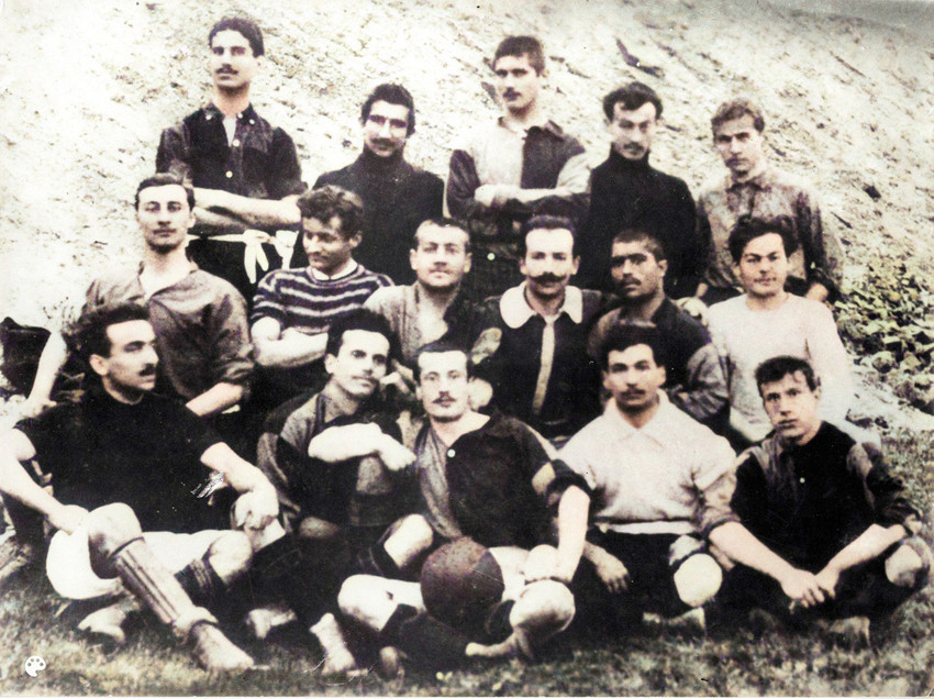 Türkiye’deki ilk Rumen futbolcu - Resim : 1