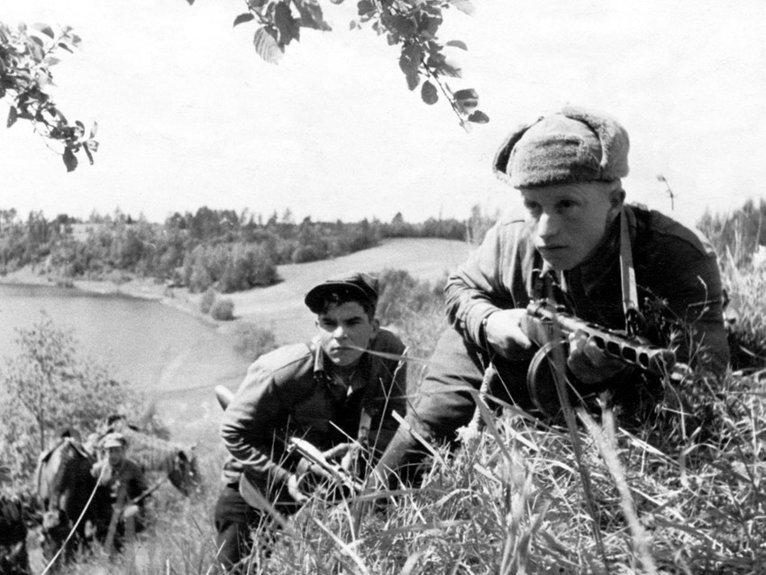Bektaşi partizanın türküsü ya da kadehler Stalin'e! - Resim : 3