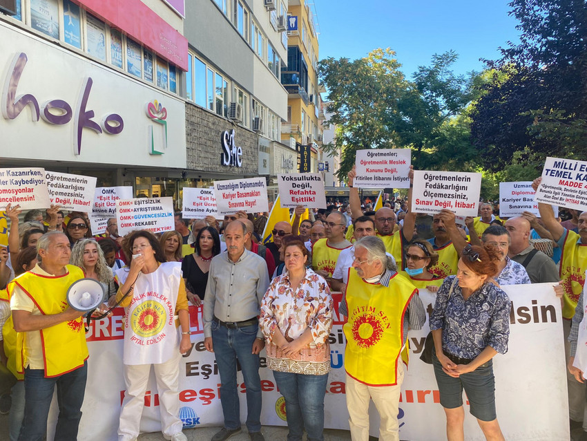 Polis, öğretmenlerin eylemi öncesi Eğitim-Sen’i ablukaya aldı - Resim : 2