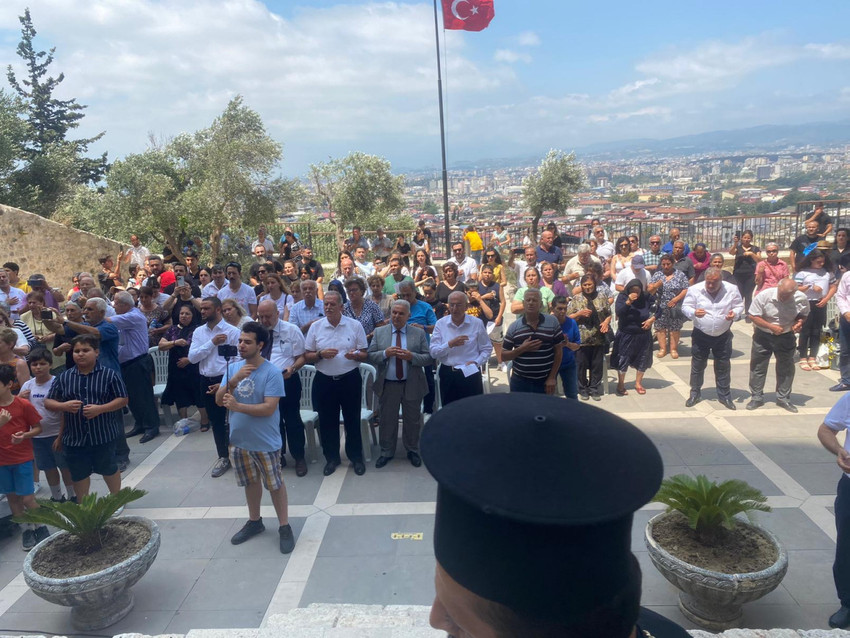 Hatay’da depremden sonra St. Pierre’de ilk ayin: Her şeye rağmen buradayız... - Resim : 6
