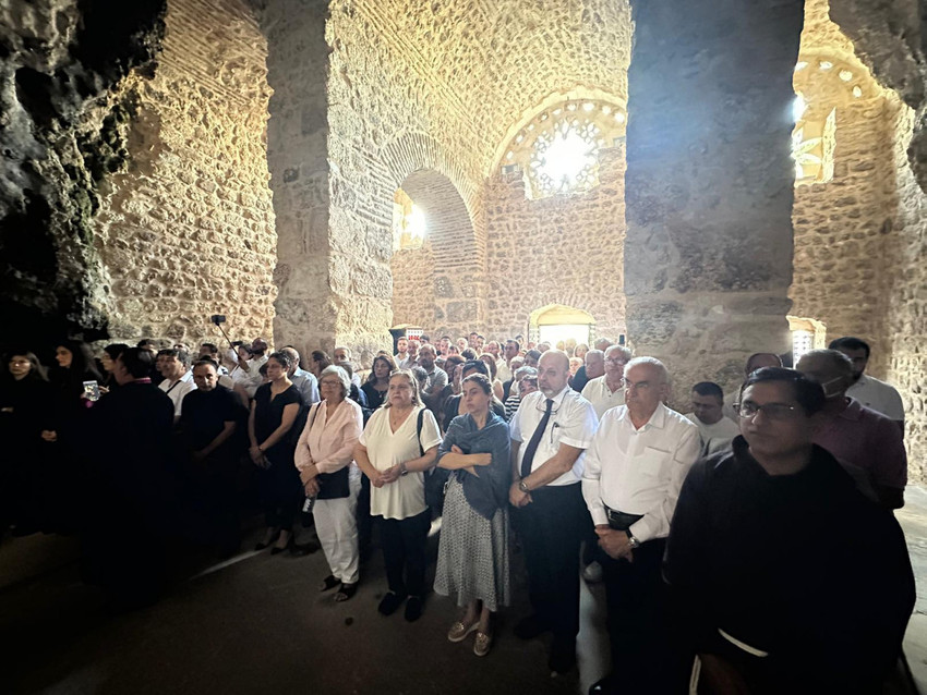 Hatay’da depremden sonra St. Pierre’de ilk ayin: Her şeye rağmen buradayız... - Resim : 2