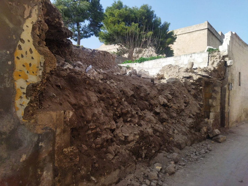 Urfa’da depremde yıkılan tarihi evler onarılmayı bekliyor - Resim : 1