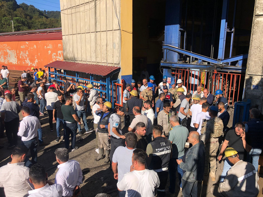 ÇHD'den suç duyurusu: İki bakanın tutuklanması talep edildi - Resim : 1