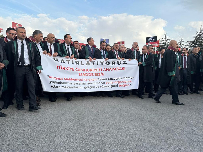 Avukatlar Yargıtay'a yürüdü: 'Rejim değişikliğine izin vermiyoruz' - Resim : 2