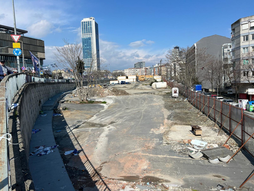 Şişli Kent Konseyi, AVM inşaatına karşı oturma eylemine başladı: Deprem toplanma alanımız yok - Resim : 1