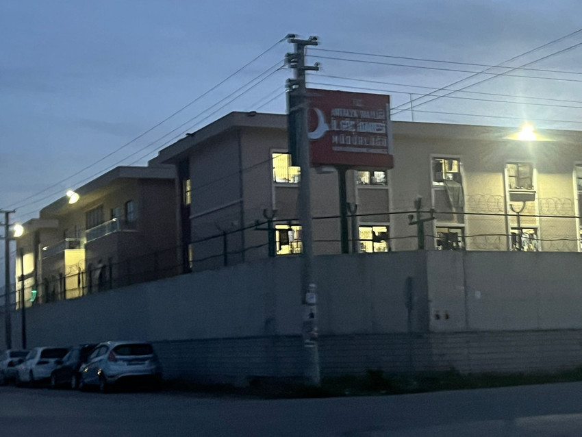Antalya GGM’deki 14 mülteci Van’a gönderildi: ‘İşkenceyi haber verdik, cezalandırıldık' - Resim : 1