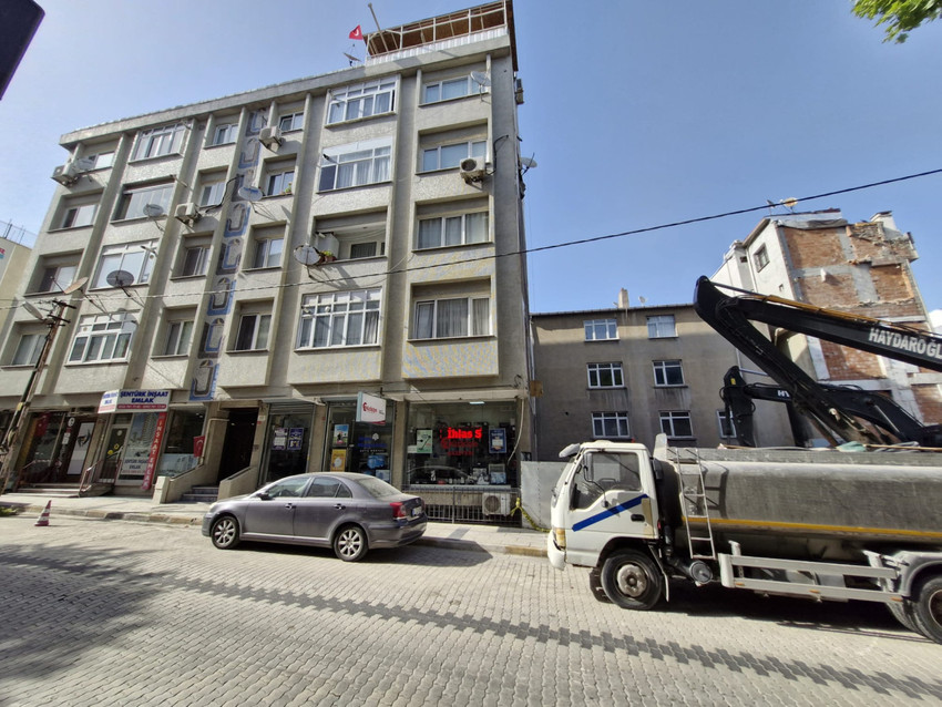 Küçükçekmece’de ‘korku’ sokağı: Binaların çoğu kaçak, yıkılabilir - Resim : 1