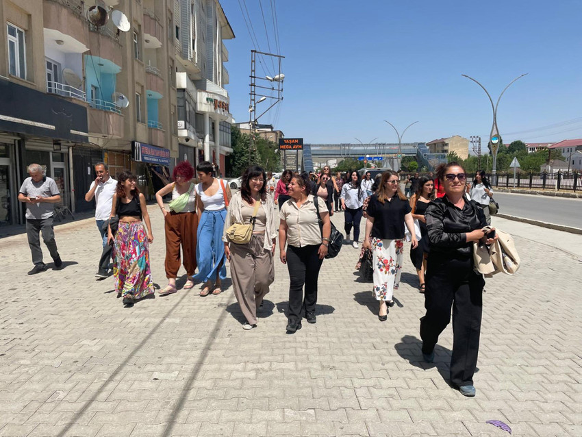 İstanbul’dan Hakkari’ye feministlerin köprüsü - Resim : 1