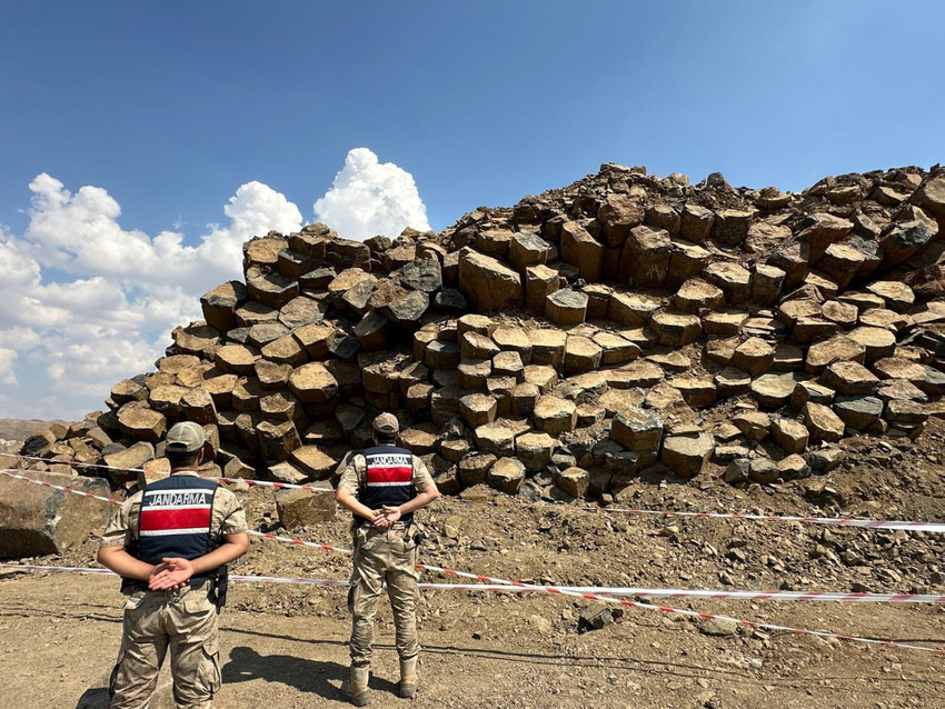 Urfa'da 2 milyon yıllık sütunlar korumaya alındı: 'Turizm güçlenecek' - Resim : 1