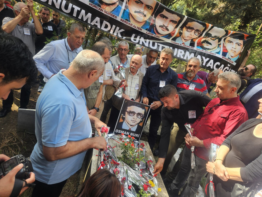 Bahçelievler Katliamı’nın 46'ncı yılında TİP üyeleri mezarlarında anıldı - Resim : 2