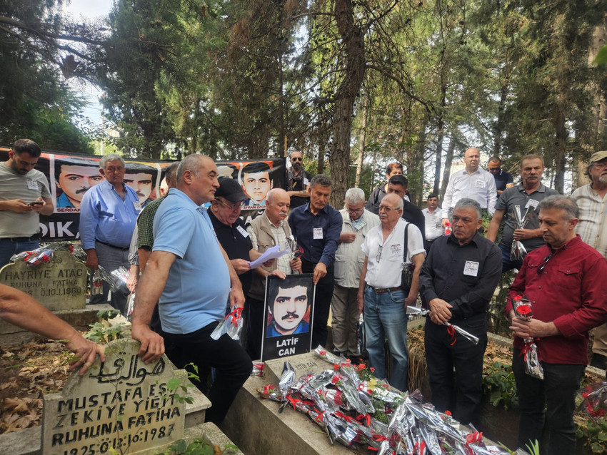 Bahçelievler Katliamı’nın 46'ncı yılında TİP üyeleri mezarlarında anıldı - Resim : 3