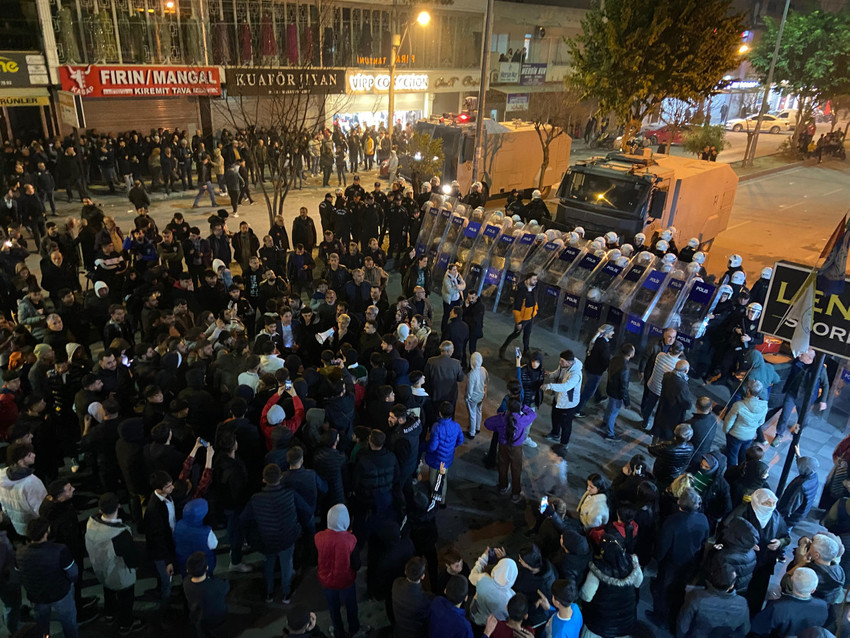 Akdeniz Belediyesi'ne kayyım atanmasına karşı başlayan protestolar yayılıyor - Resim : 2