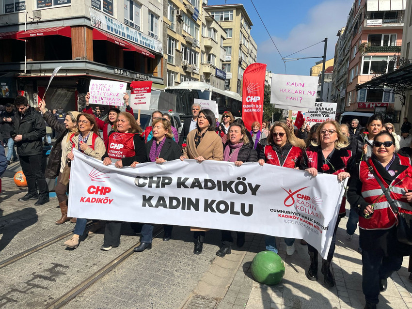 Kadıköy’de kadınlar sokakta: 2025 'Aile Yılı' değil, mücadele yılı olacak - Resim : 2