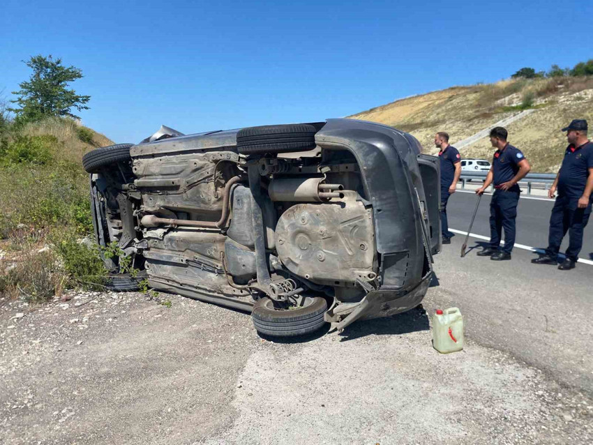 Kandıra’da takla atan otomobilden mucize kurtuluş - Resim : 1