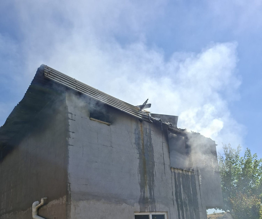 House fire panic in Malatya: Flames spread quickly! - Image : 1