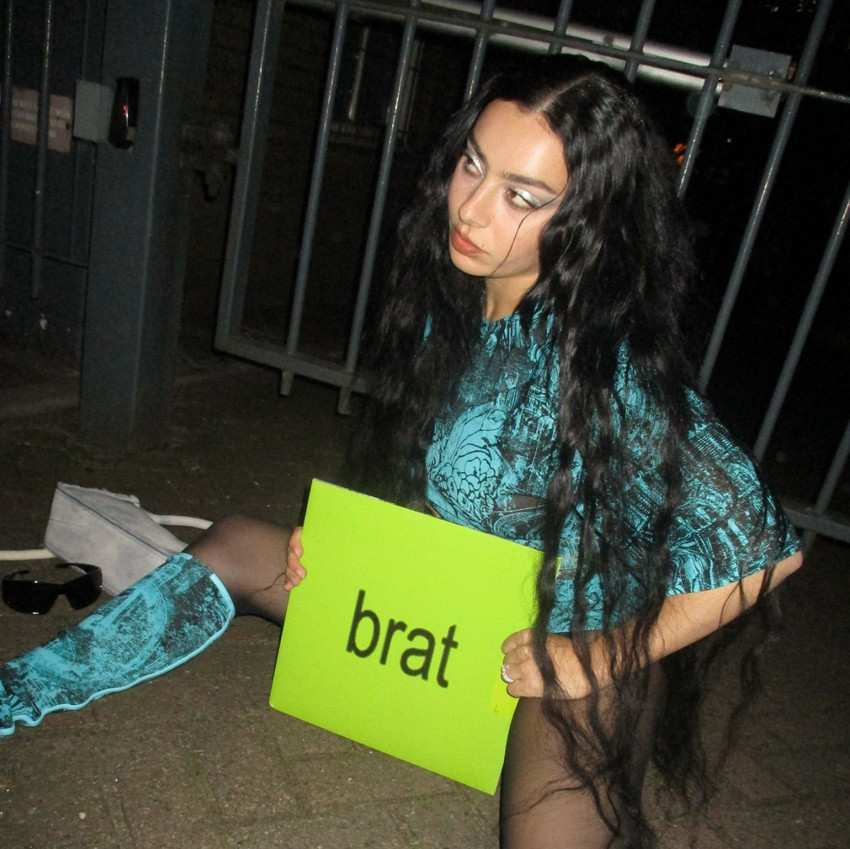 BRIT Ödülleri'nde 'BRAT' rüzgarı: Charli xcx, törene damga vurdu - Resim : 1