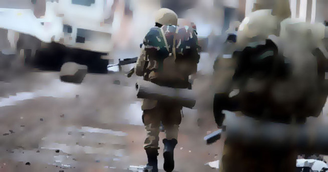 İzmir'de askere saldırı
