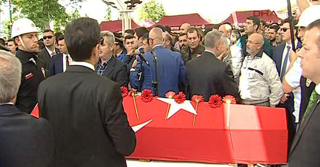 Cenazede Kılıçdaroğlu'na saldırı