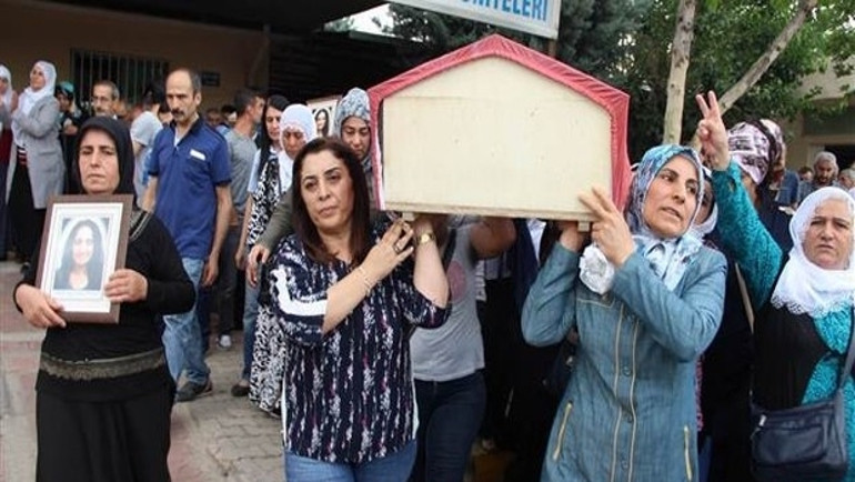 HDP'liler Yaşa'nın cenazesinde