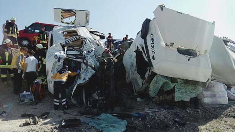 Konya'da kaza: 10 ölü, 4 yaralı