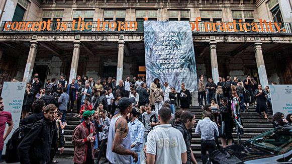 Milano Moda Haftasında Erdoğan protestosu