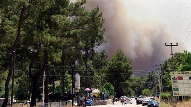 Tatil cennetinde yangın: Olimpos tahliye ediliyor