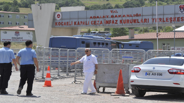 CHP'li başkan Sefa Sirmen tutuklandı