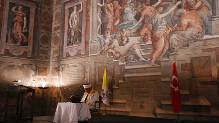 Vatikan’a ait sarayda Kur’an ve ezan okundu