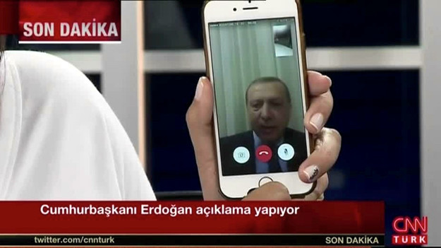 Erdoğan 15:00'te darbe girişiminden haberdarmış