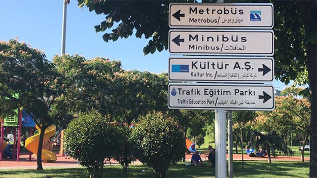 İstanbul’da belediye Arapça tabelaya geçti