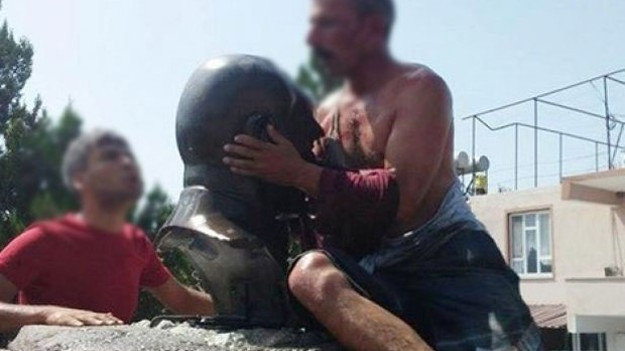 Fethiye'deki zorla büst öptürme davasında ilk ceza mağdura