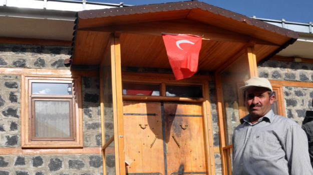 Gülen'in köyü basıldı