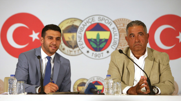 İsmail Köybaşı, Fenerbahçe'ye transfer oldu