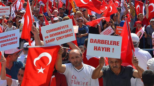 Taksim'de Cumhuriyet ve Demokrasi Mitingi