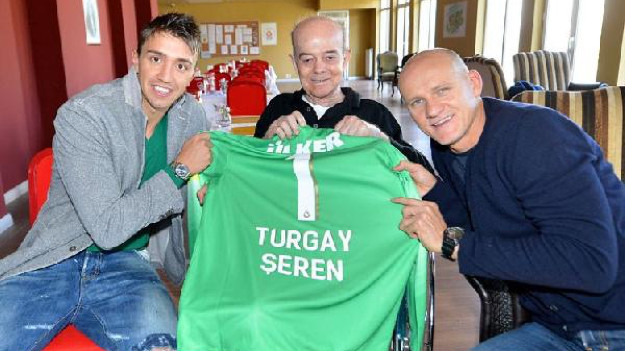 Efsane kaleci Turgay Şeren hayatını kaybetti
