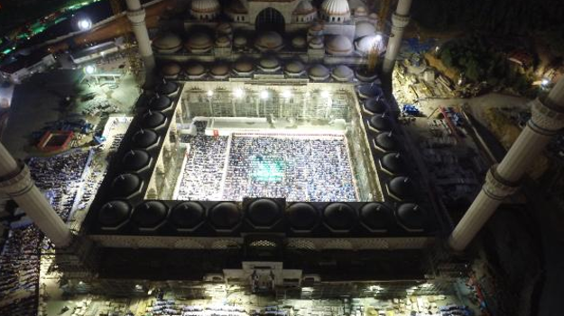 Çamlıca Camii'nde ilk namaz