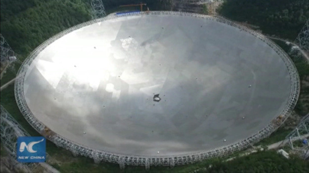 Dünyanın en büyük teleskobu açıldı