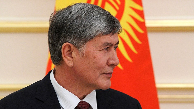 Kırgız Cumhurbaşkanı'ndan mini etek çıkışı