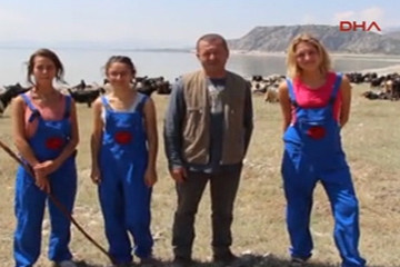 Rika Burdur'da keçi otlatıyor!