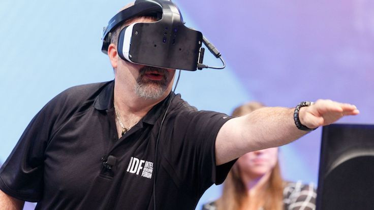 Intel'den sanal gerçeklik (VR) gözlüğü