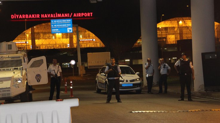 Diyarbakır Havalimanı'na roketli saldırı