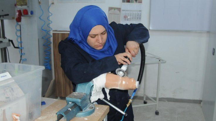 Suriyeli muhaliflere protez merkezi