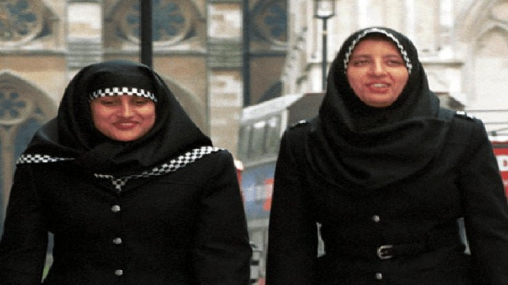 Hijablı polisler geliyor